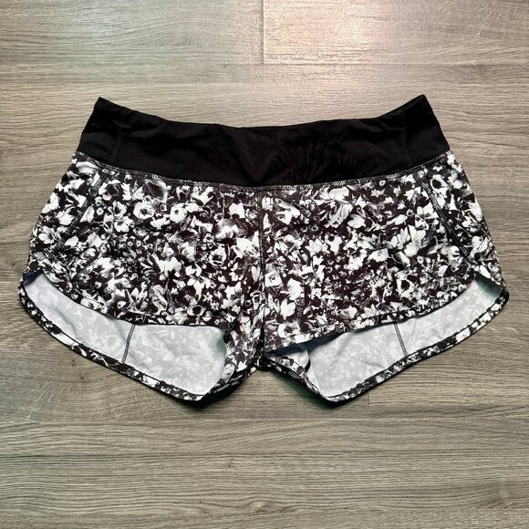 Lululemon Women's Speed Short 4-way Stretch 2.5" - Black/White Floral - Picture 3 of 10